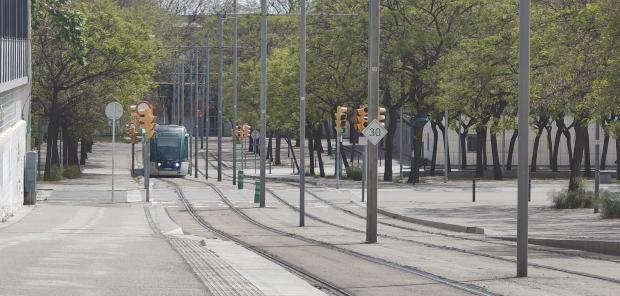 Trambaix tram approaching Zona Universitària up a slight gradient